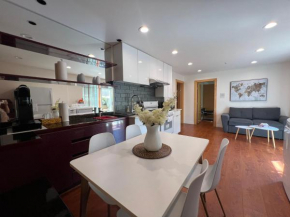 Chic 2BR Suite in Vancouver West~UBC & Downtown
